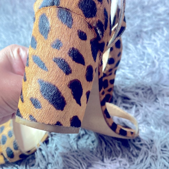 Vince Camuto π₯ππ»β€οΈ WOMENβS STYLISH VINCE CAMUTO LEOPARD PRINT ANKLE STRAP HEELS - Picture 4 of 4